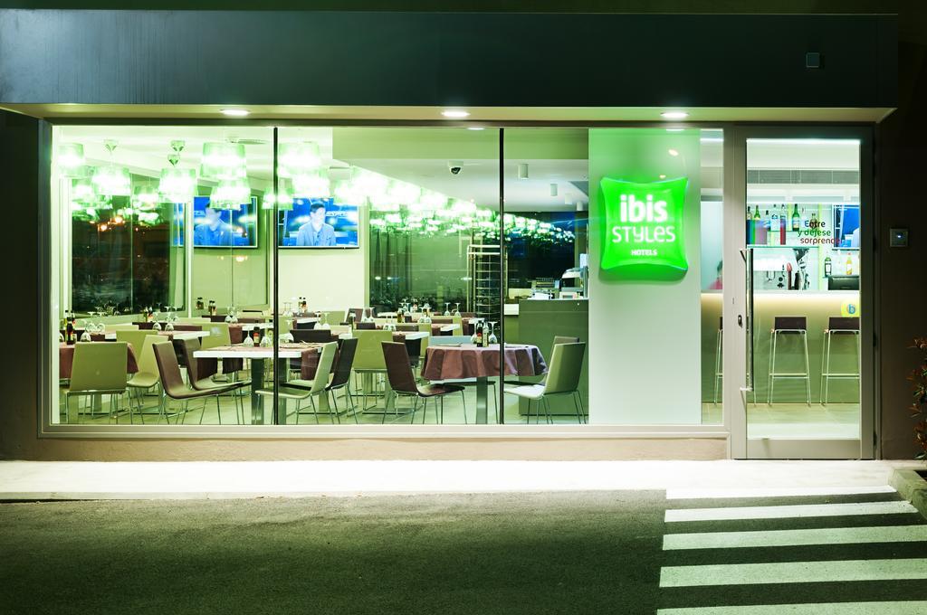 Hotel Ibis Styles Lleida Torrefarrera Kültér fotó