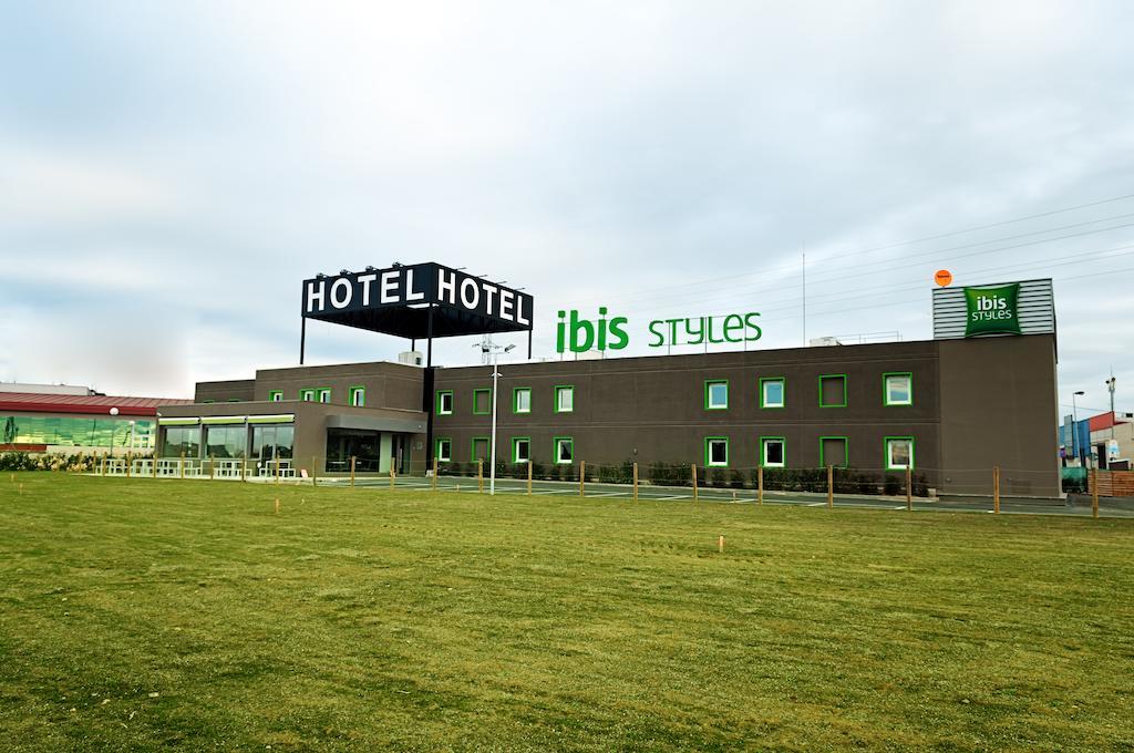 Hotel Ibis Styles Lleida Torrefarrera Kültér fotó